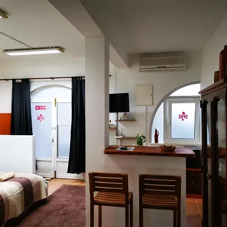 Opus One - Private Parking